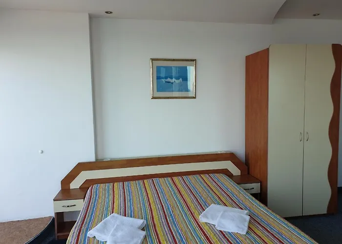 Family Elit 2* キテン