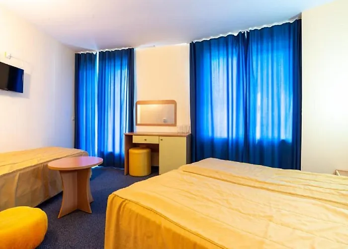 Family Elit ホテル 2*